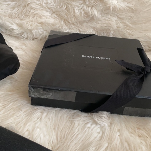 YSL Medium Kate Wallet on Chain - Picture 16 of 17